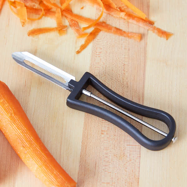 serrated vegetable peeler